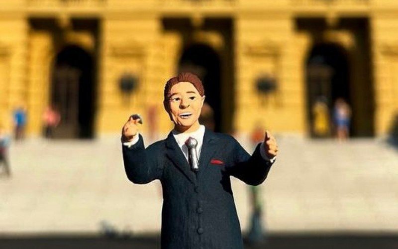 Silvio Santos ganhou miniatura no Mini Mundo, em Gramado