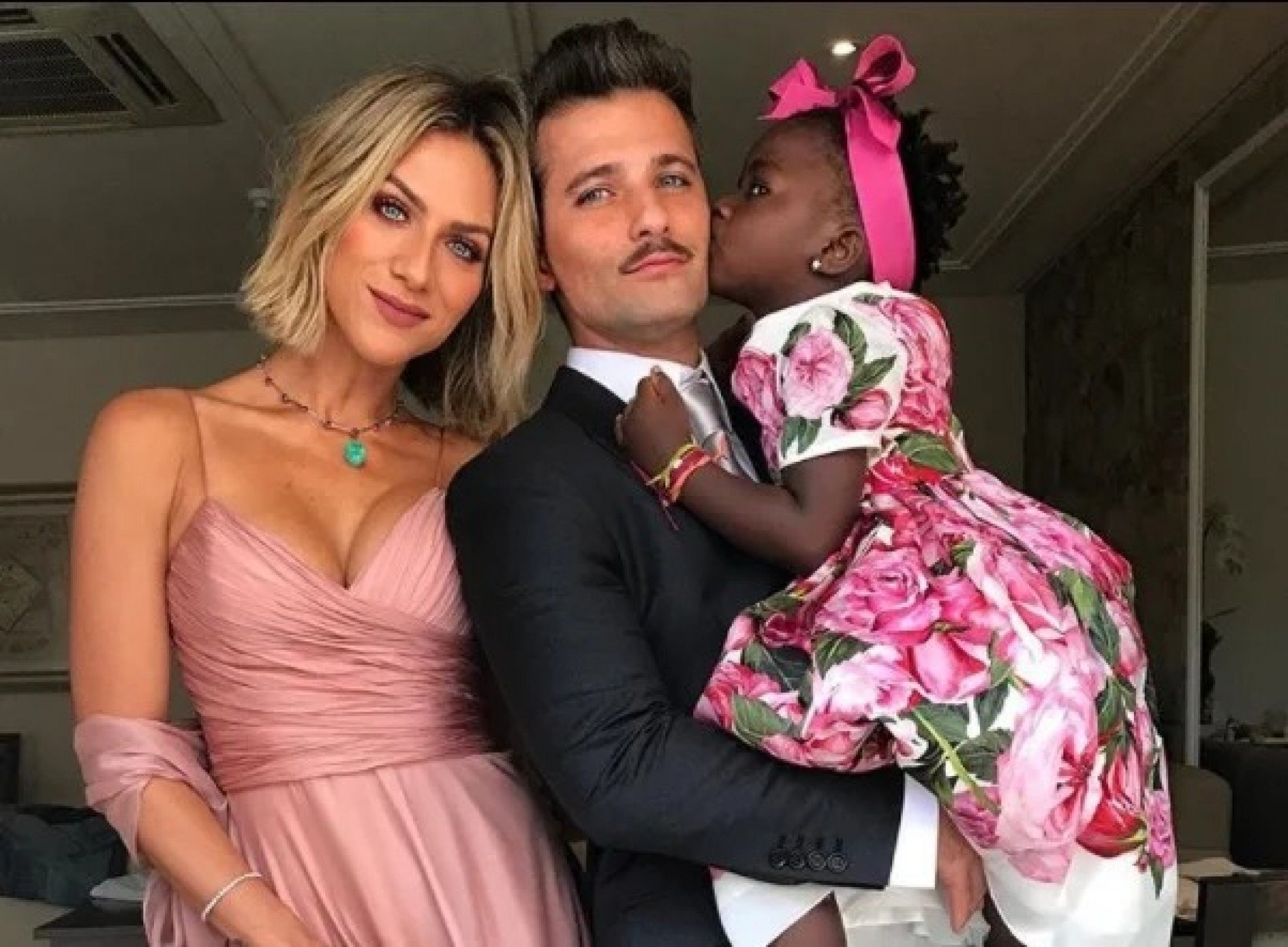 Mulher que fez ofensas racistas contra filha de Bruno Gagliasso e Giovanna Ewbank é condenada