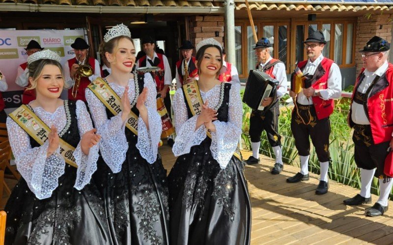 Soberanas da Oktoberfest de Igrejinha e a bandinha alemã Macega Show na Casa de Campo do Grupo Sinos na Expointer