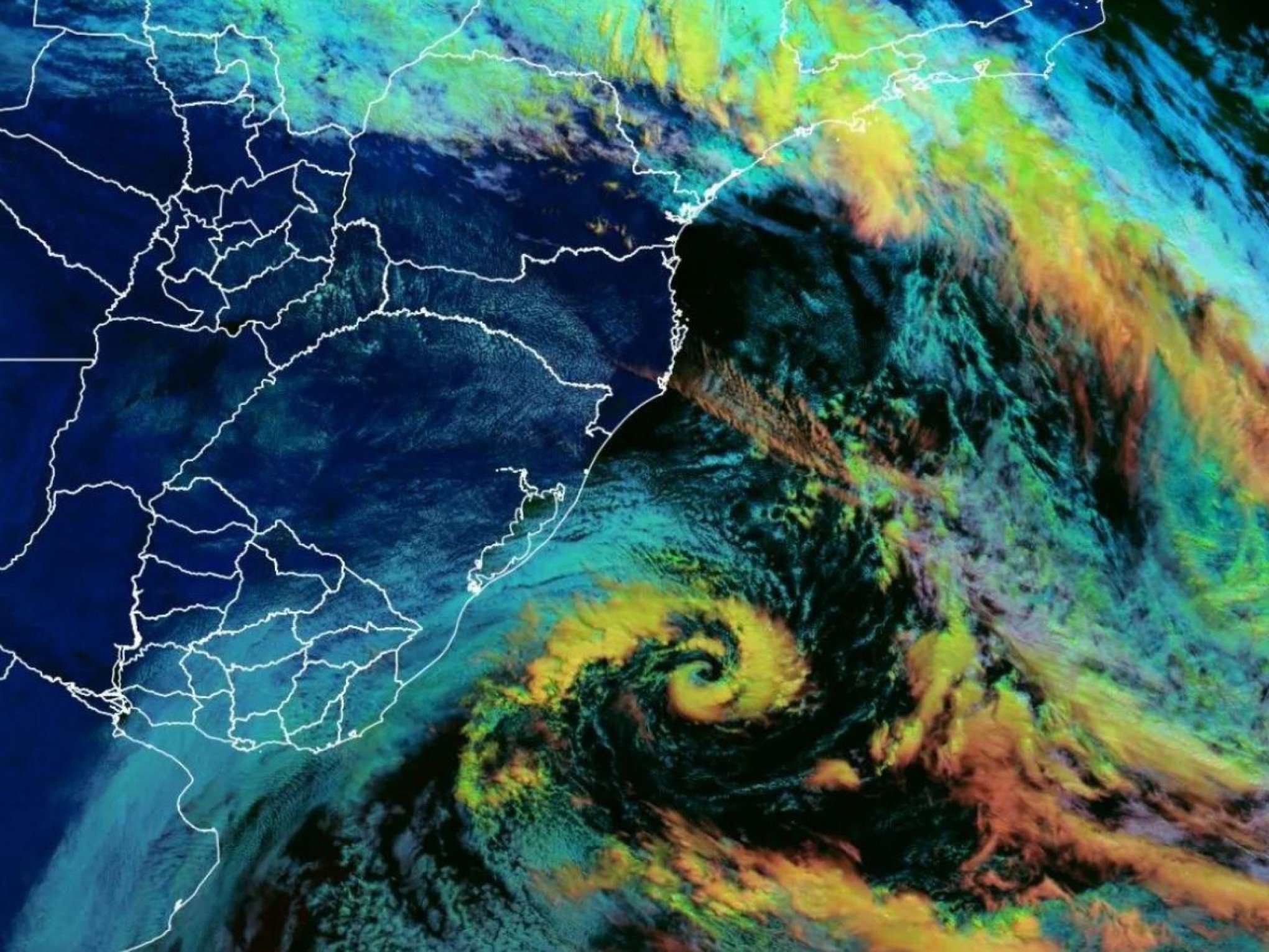 Ciclone na costa do RS intensifica frio e marcas negativas podem se repetir nesta segunda-feira