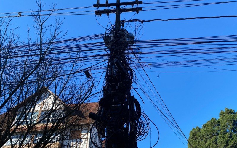 São Pedro é uma das vias com situação caótica