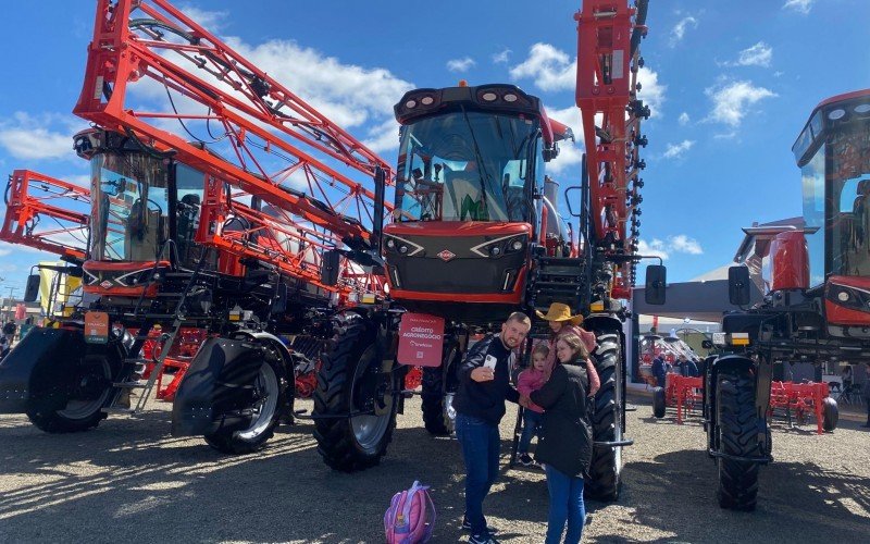 Setor de máquinas e equipamentos atrai visitantes na Expointer | abc+