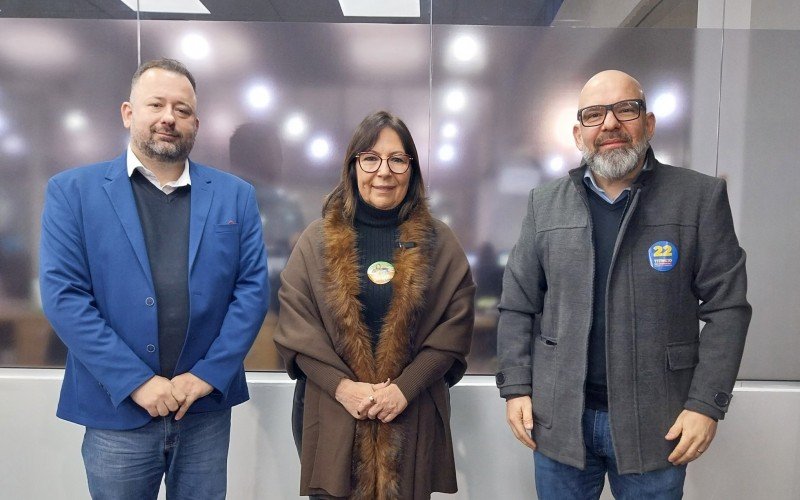 Professora Sirlei Silveira (Republicanos), Titinho (PL) e Vinícius Carniel (PDT) participaram do evento organizado pela Central Grupo Sinos de Eleições | abc+