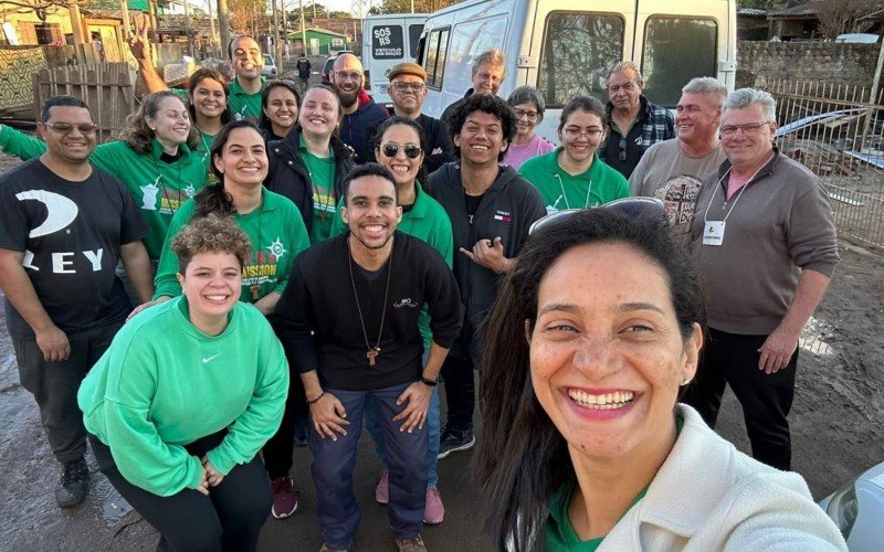 Equipe de voluntários que ajudou no Santo Afonso | abc+