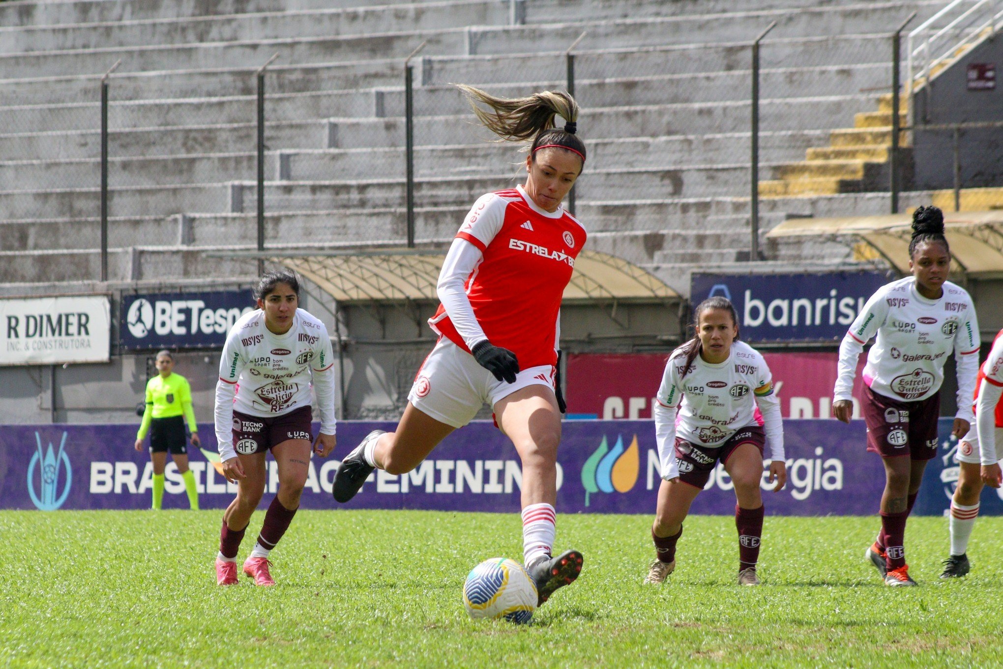 Inter fecha maior venda da história do futebol feminino no Brasil