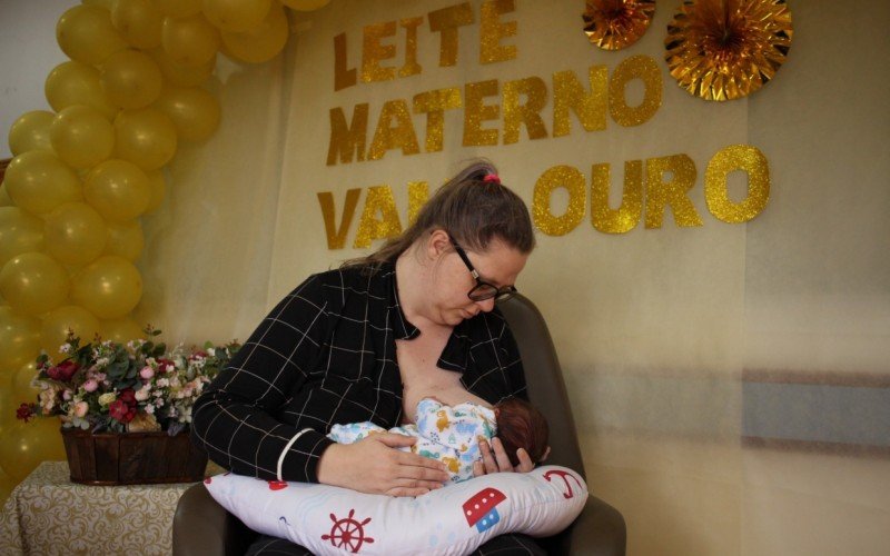 AGOSTO DOURADO: Ações do Hospital Centenário educam sobre aleitamento materno