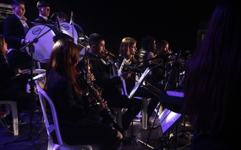 Orquestra da escola Gaspar Silveira Martins