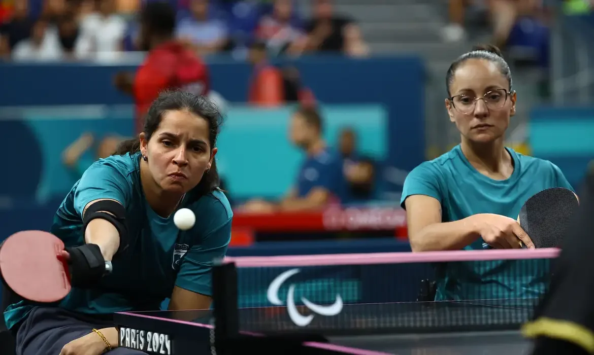 No primeiro dia de Paralimpíadas, Brasil garante pódio no tênis de mesa em dupla feminino