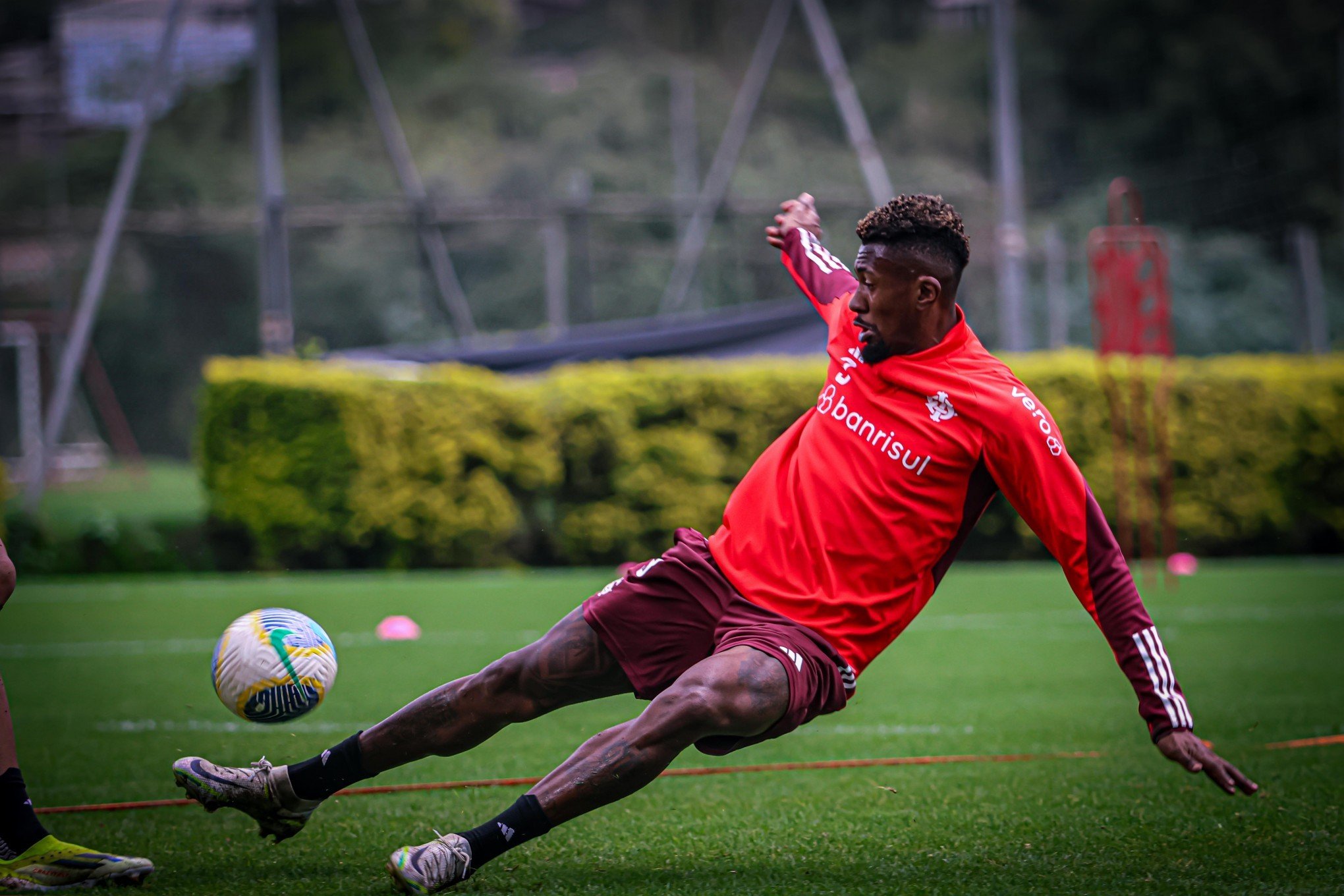 Inter confirma renovação de contrato de Igor Gomes