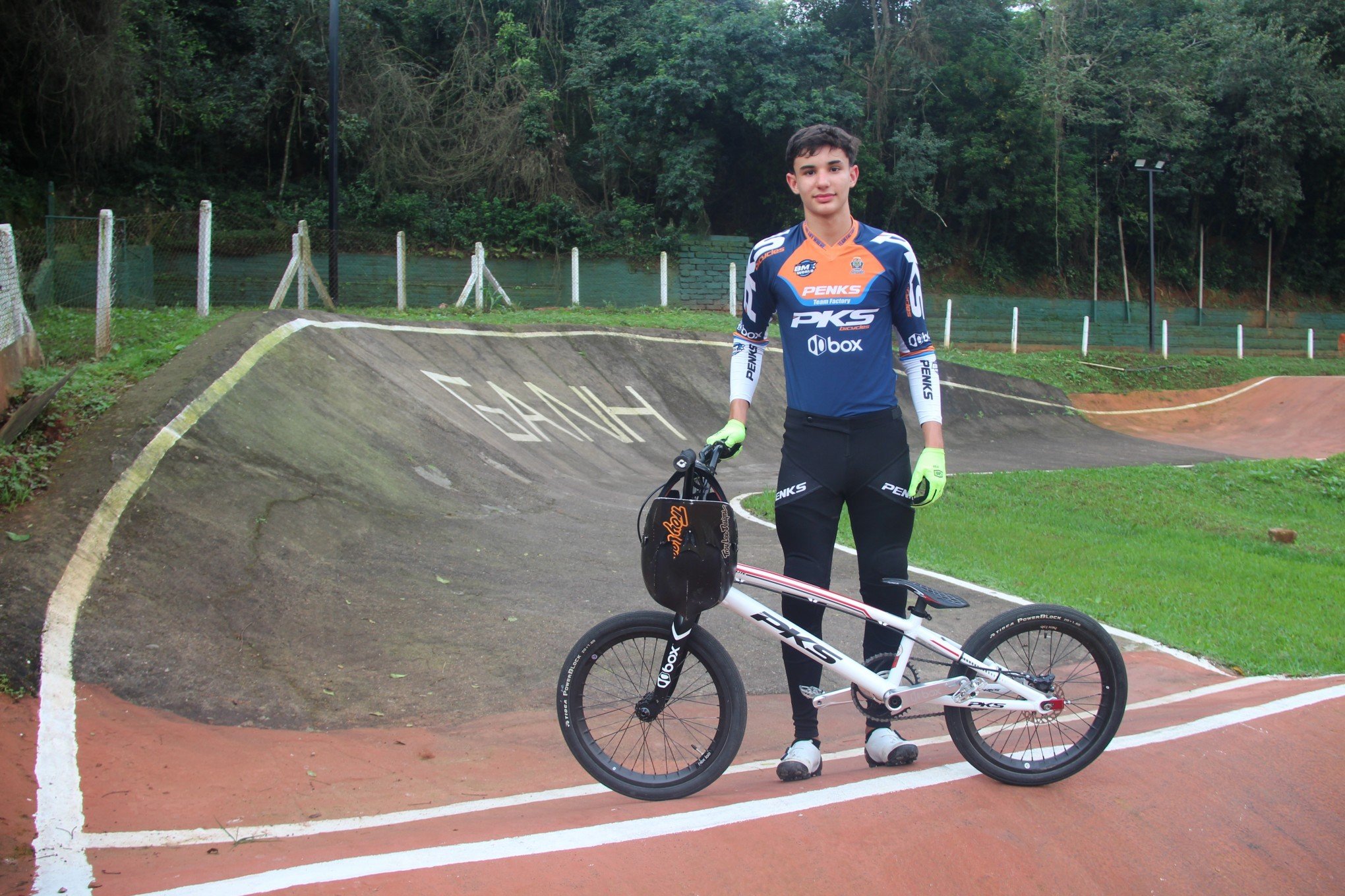 Piloto de BMX do Grêmio Atiradores, Leonardo Nadal vai competir nos EUA por equipe norte-americana