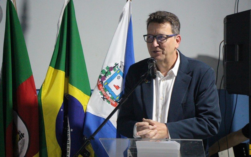 Prefeito Luciano Orsi durante a inauguração