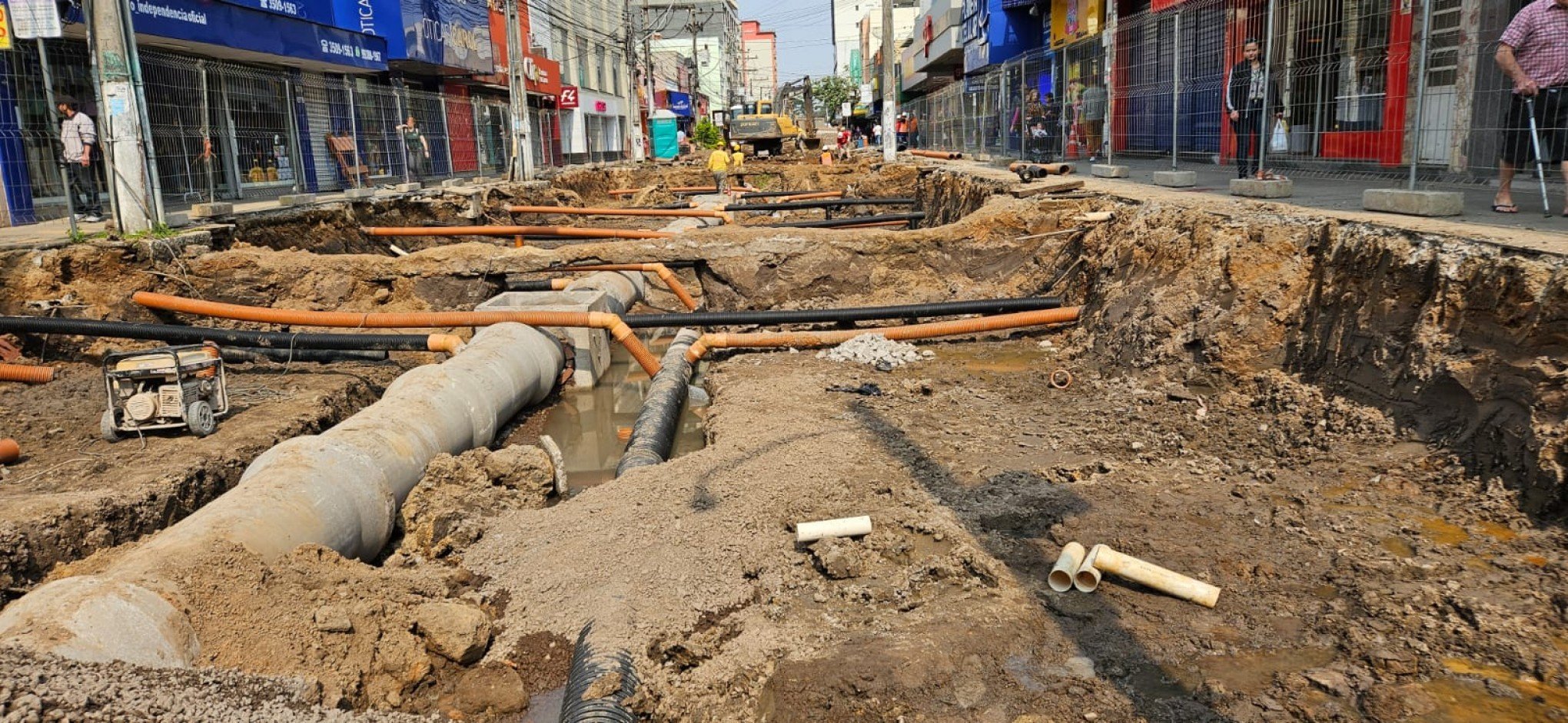 Obras de revitalização já chegam à sexta quadra da Rua Independência