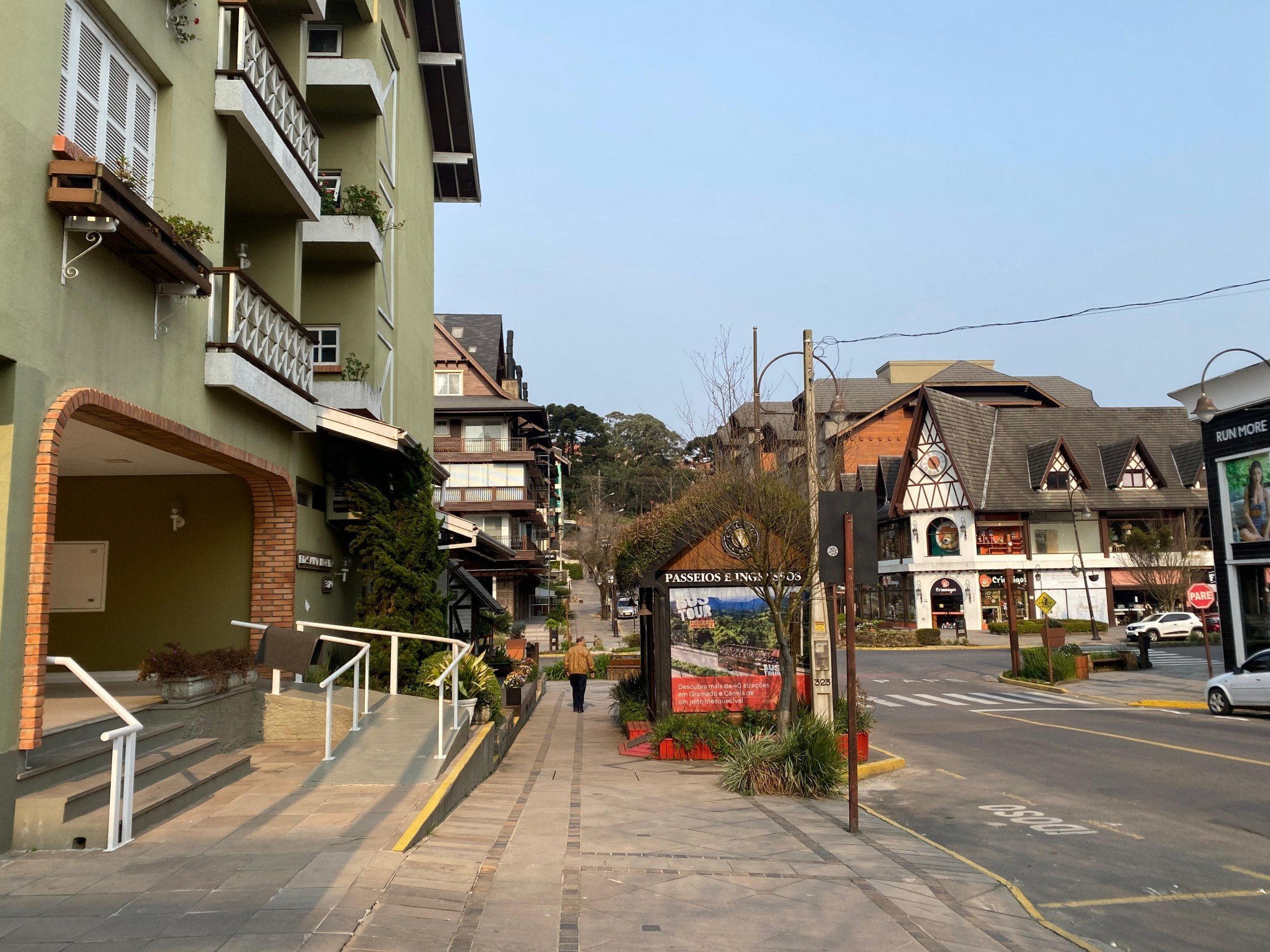 Tempo seco e calorão influenciam tempo em Gramado; veja previsão para a semana