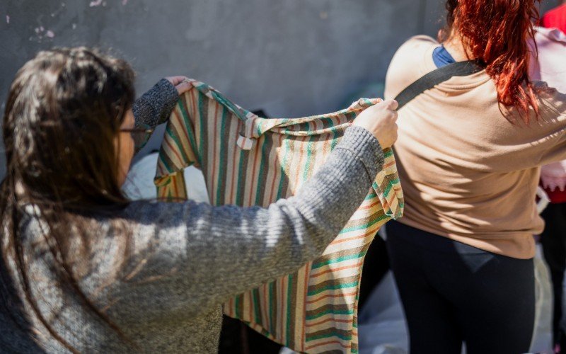 Bairros Rio Branco e Fátima recebem doações de roupas e calçados nesta segunda-feira (2)