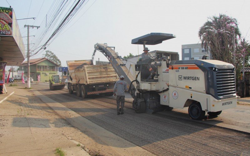 Obras para o novo asfalto começaram nesta terça-feira (3)