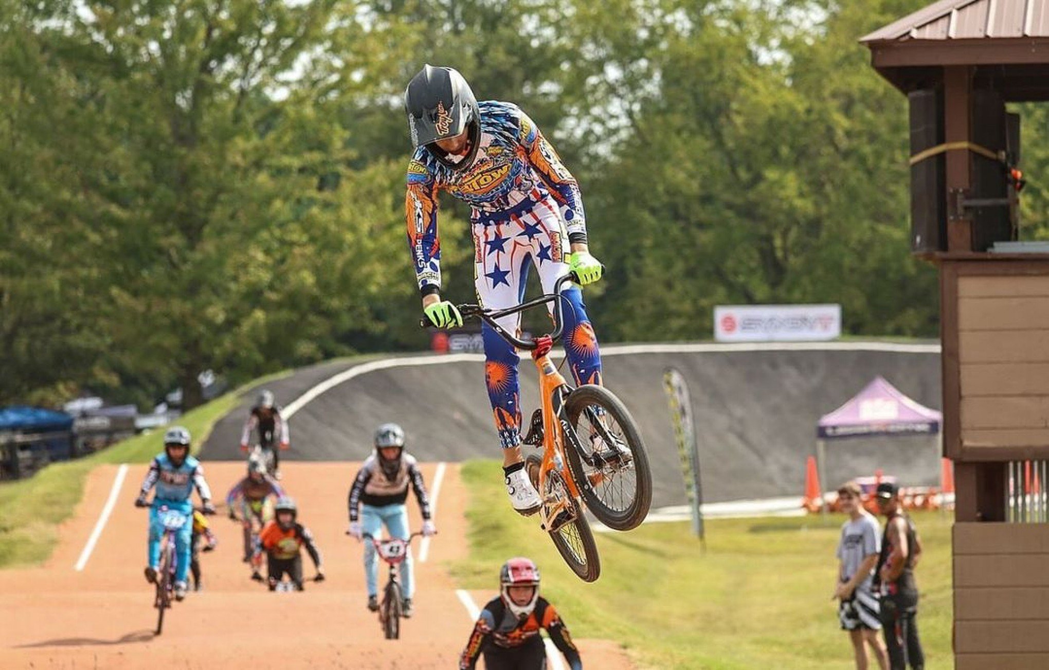 Leonardo Nadal conquista o lugar mais alto do pódio em prova de BMX nos Estados Unidos