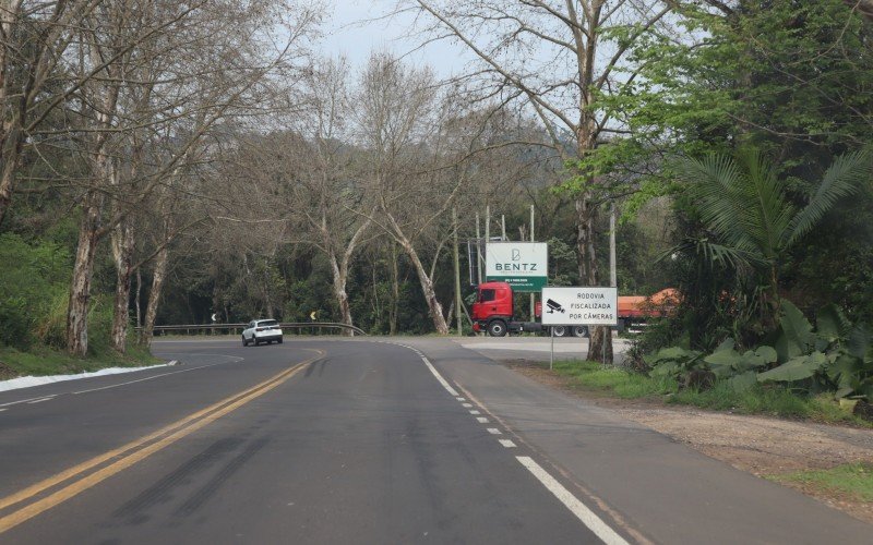 Placas avisam que rodovia é monitorada por câmeras de fiscalização  | abc+