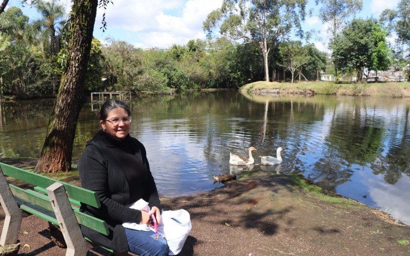 Adriana curte o Parque Dário Haupenthal