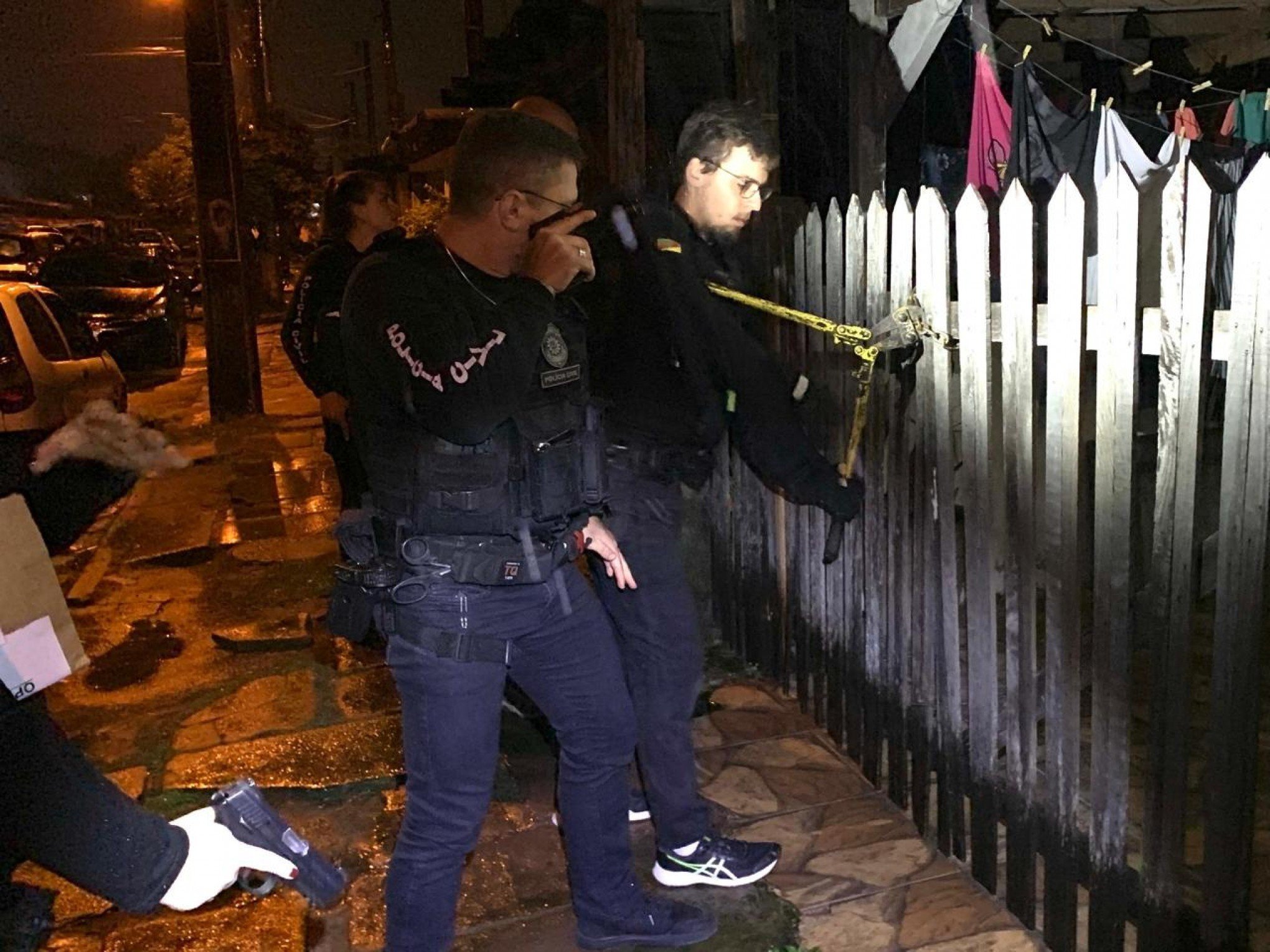 Operação policial ataca grupo criminoso que ameaça comerciantes no bairro Feitoria