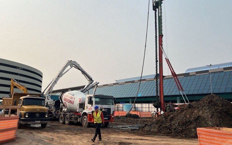 Obras do novo hotel da rede Laghetto junto ao Aeroporto Salgado Filho