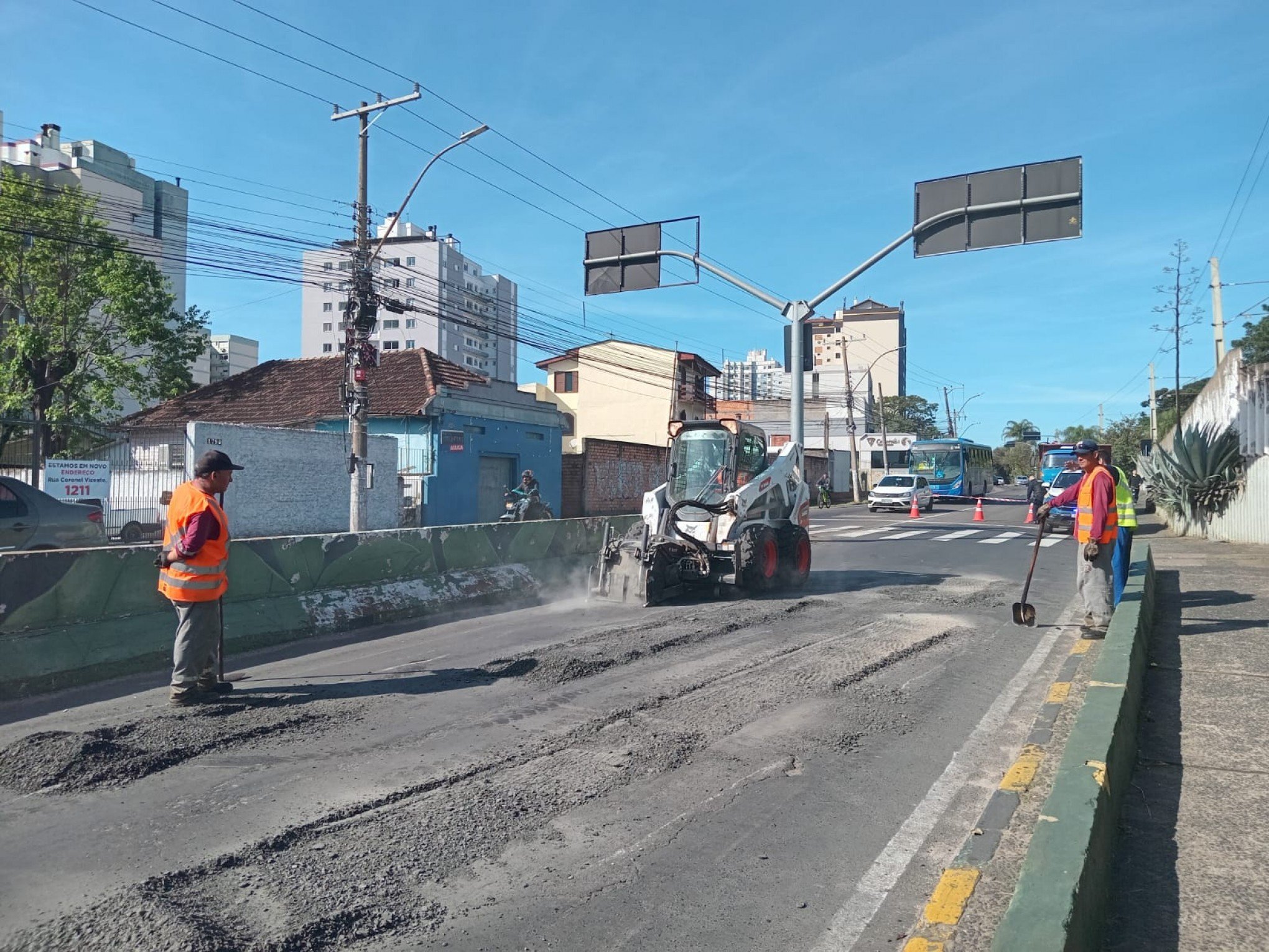 É preciso atenção para quem trafega pela Avenida Victor Barreto nesta sexta-feira