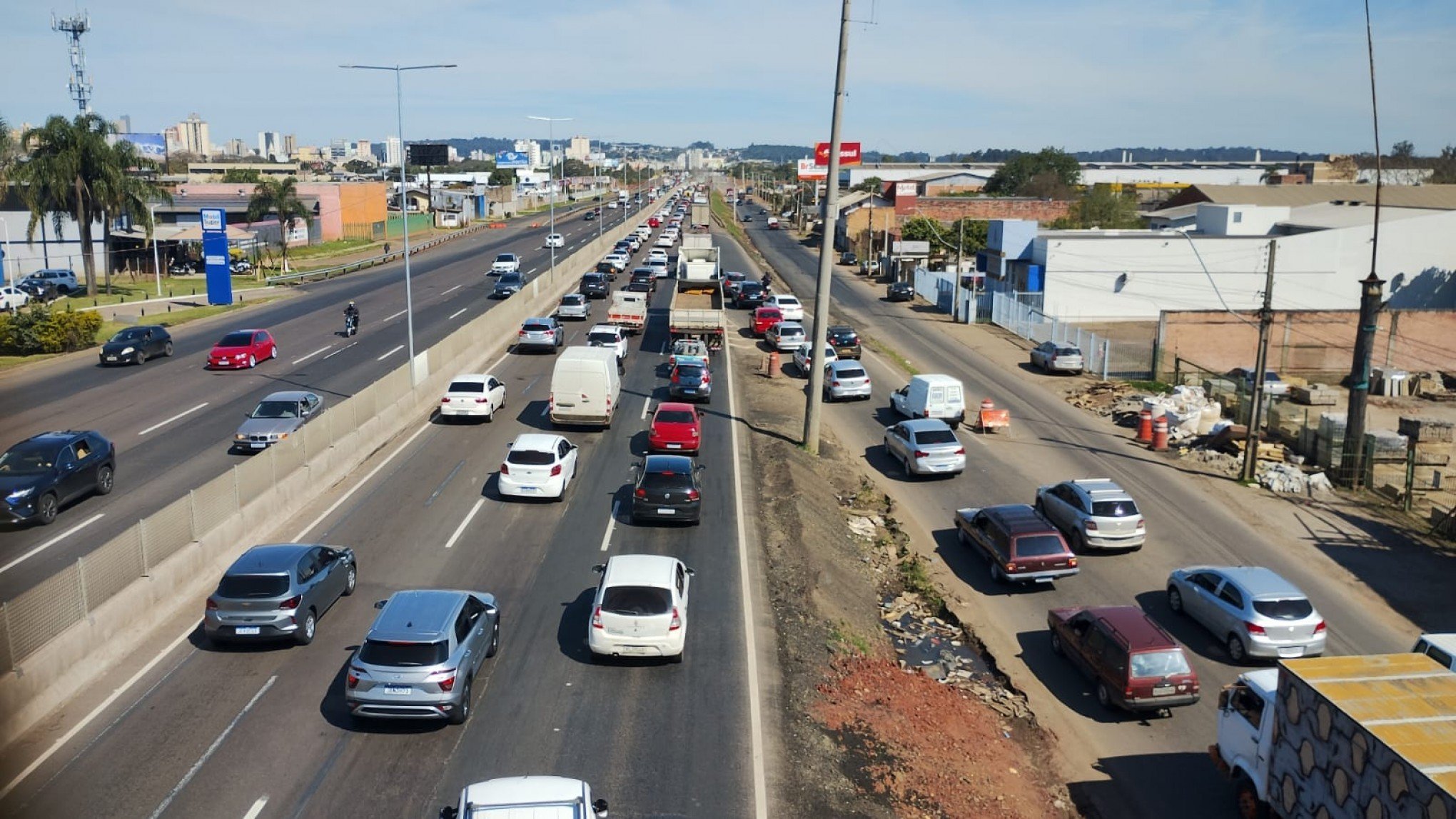 BR-116: Tráfego já está mais lento no trecho de São Leopoldo nesta véspera de feriado