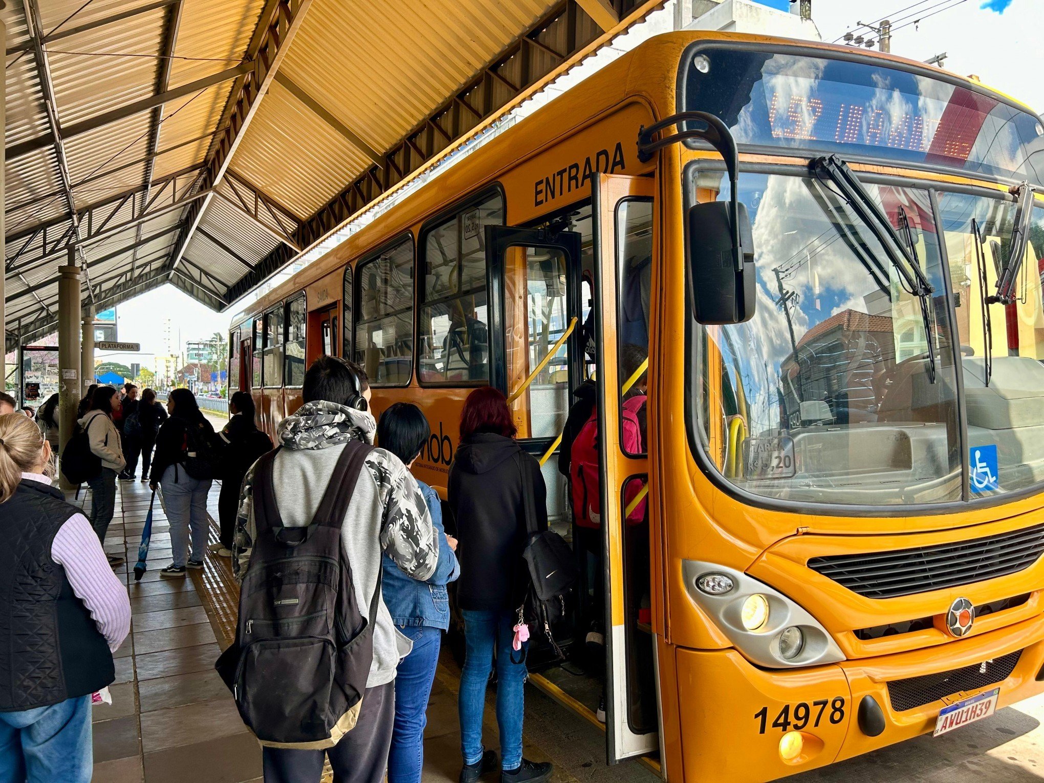 Drama do transporte público segue afetando usuários em Novo Hamburgo