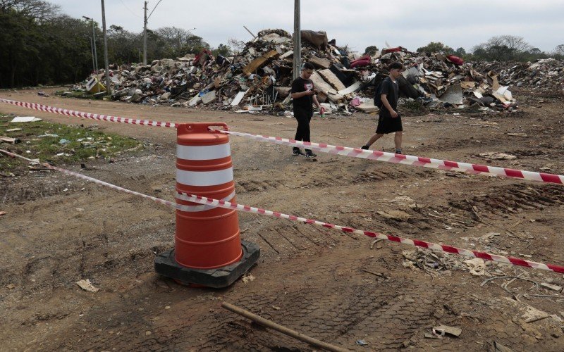 Parque ainda possui resíduos da enchente de maio