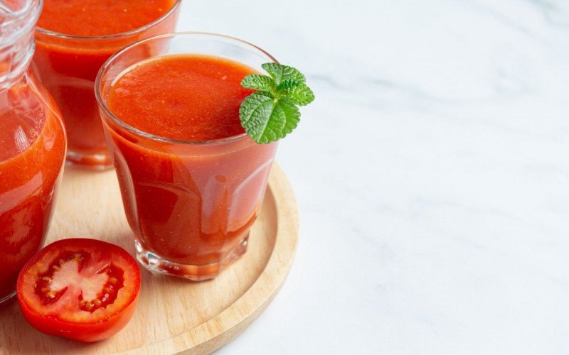 Suco de tomate com manjericão pode trazer benefícios para a saúde | abc+