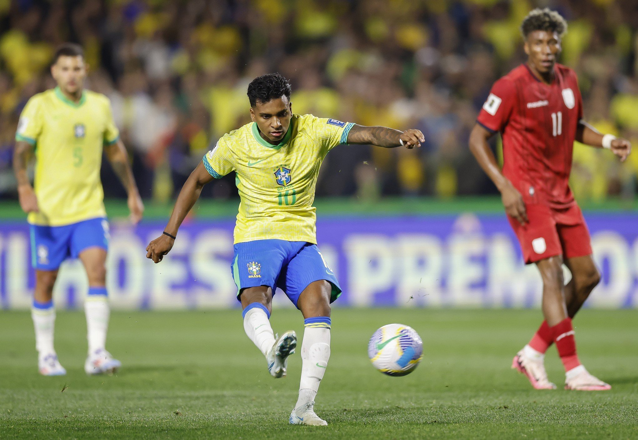 Rodrygo se diz "chateado" por ficar de fora da lista de candidatos à Bola de Ouro