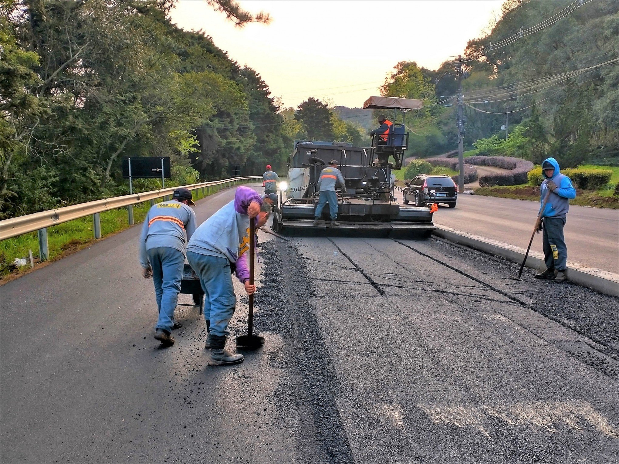 Gramado e Canela receberão serviços de roçada em rodovias nesta semana; confira as obras