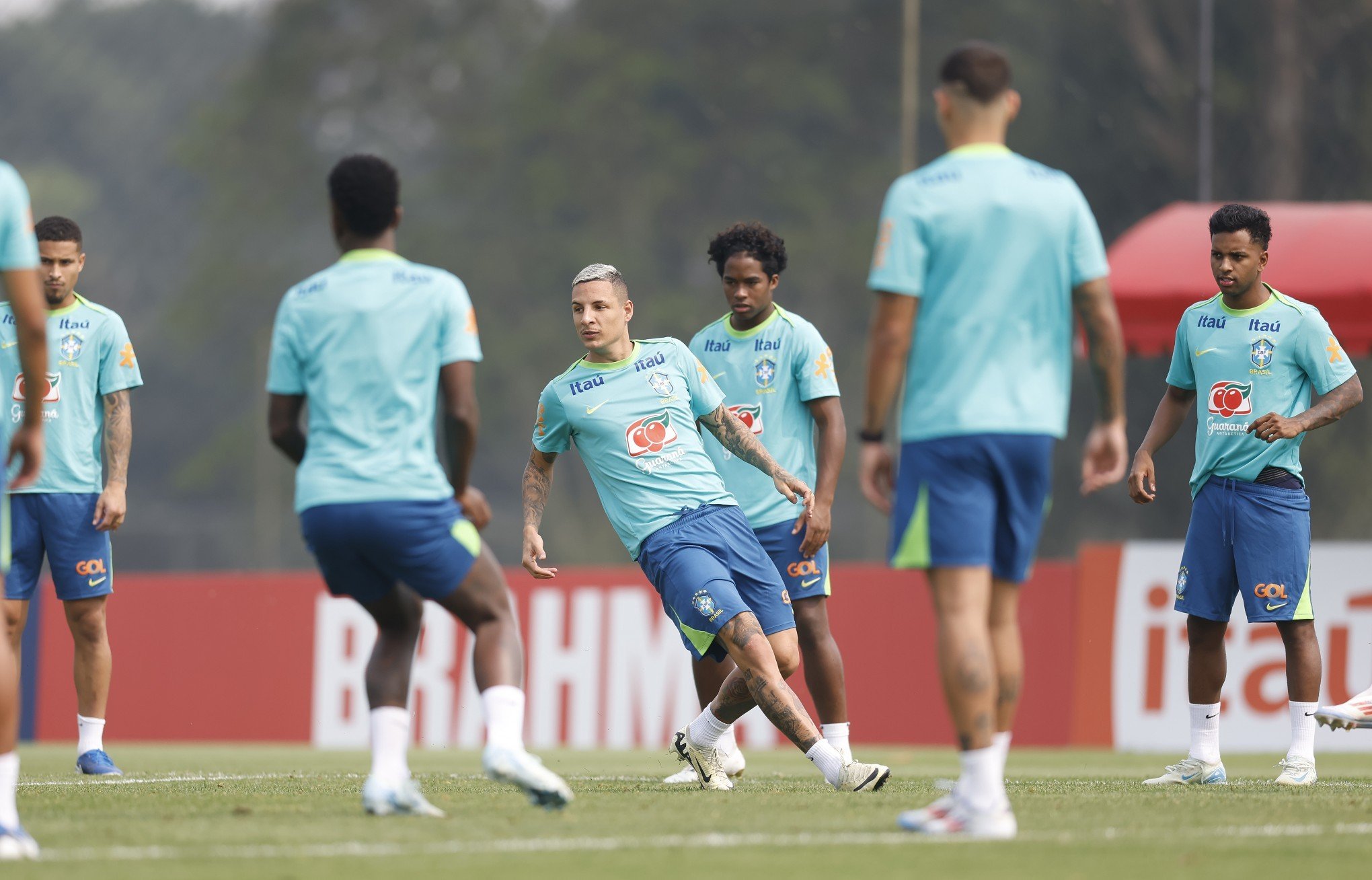 Pelas Eliminatórias, Brasil pega o Paraguai fora de casa