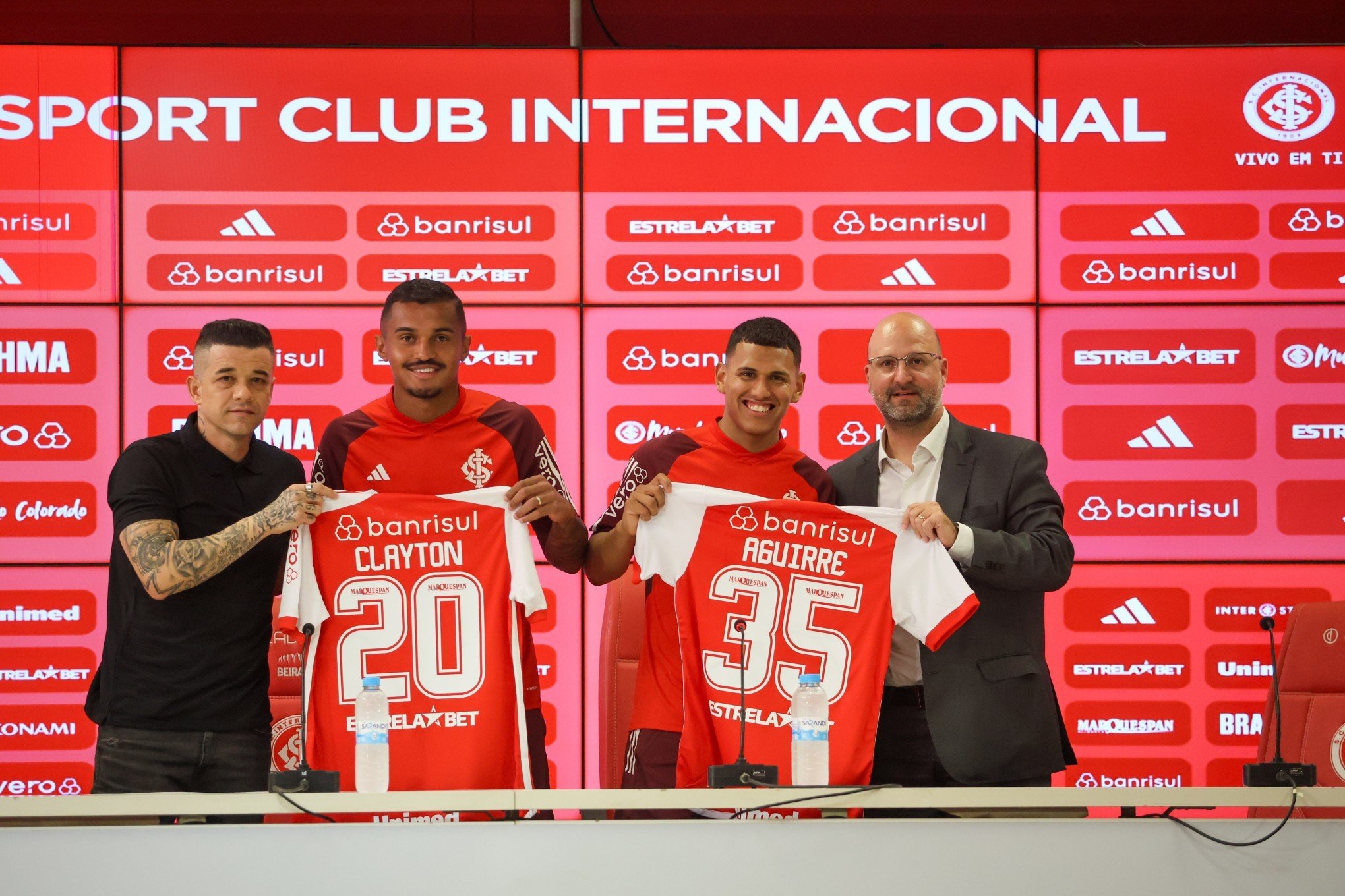 Inter apresenta o lateral Braian Aguirre e o zagueiro Clayton Sampaio