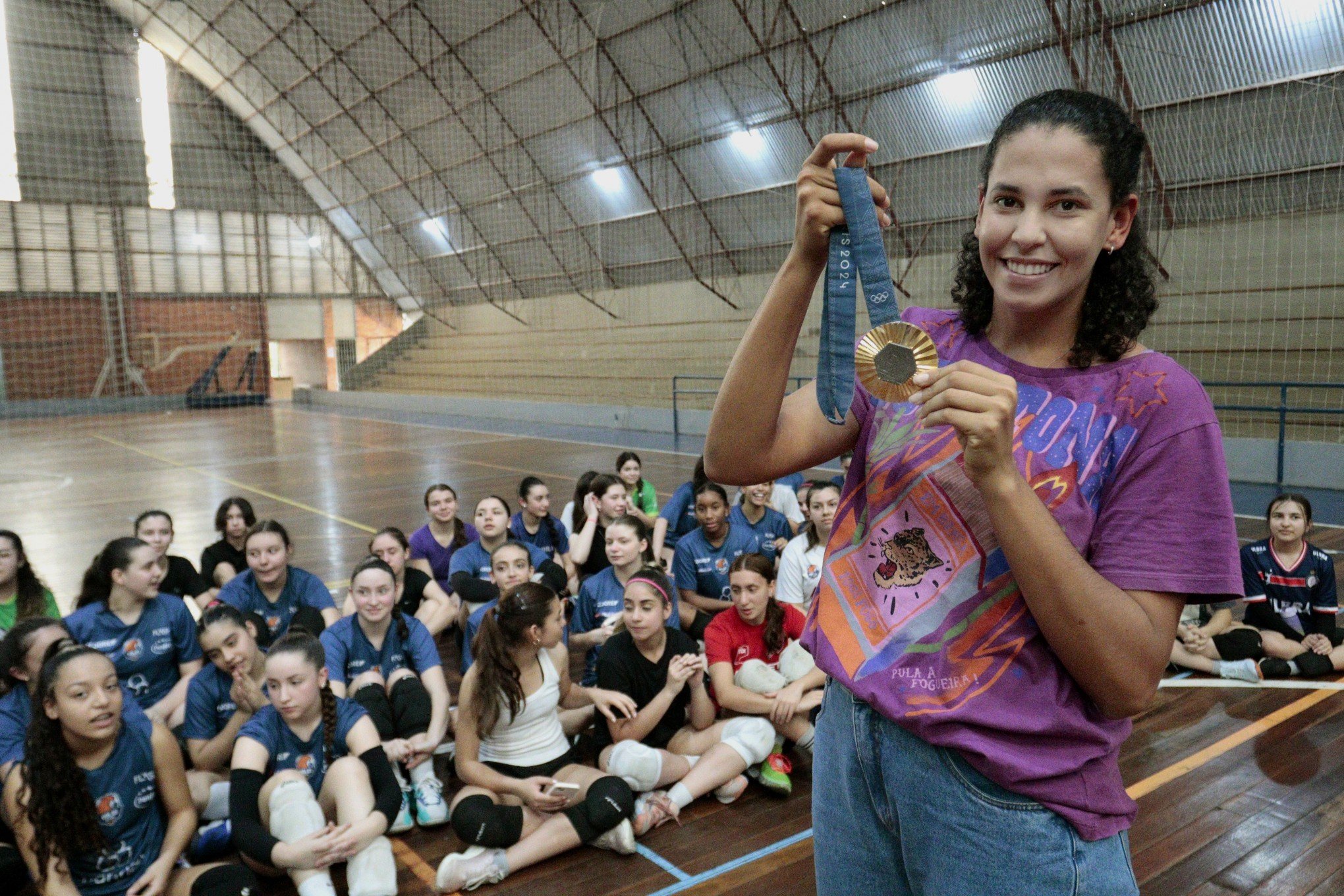 Campeã olímpica Duda visita Centro Olímpico de Canoas