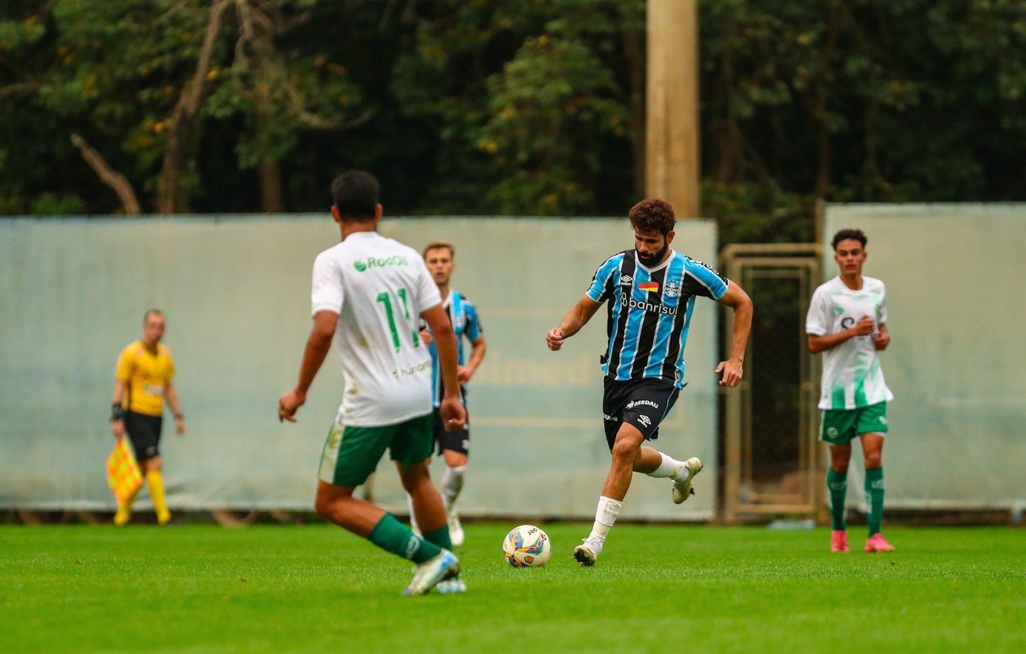 Com Diego Costa e Rodrigo Caio em campo, Grêmio perde para o Juventude na Copa FGF