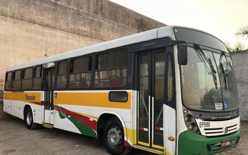 Ao menos quatro ônibus que pertenciam à Hamburguesa foram vistos fazendo transporte escolar em Itajaí, Santa Catarina