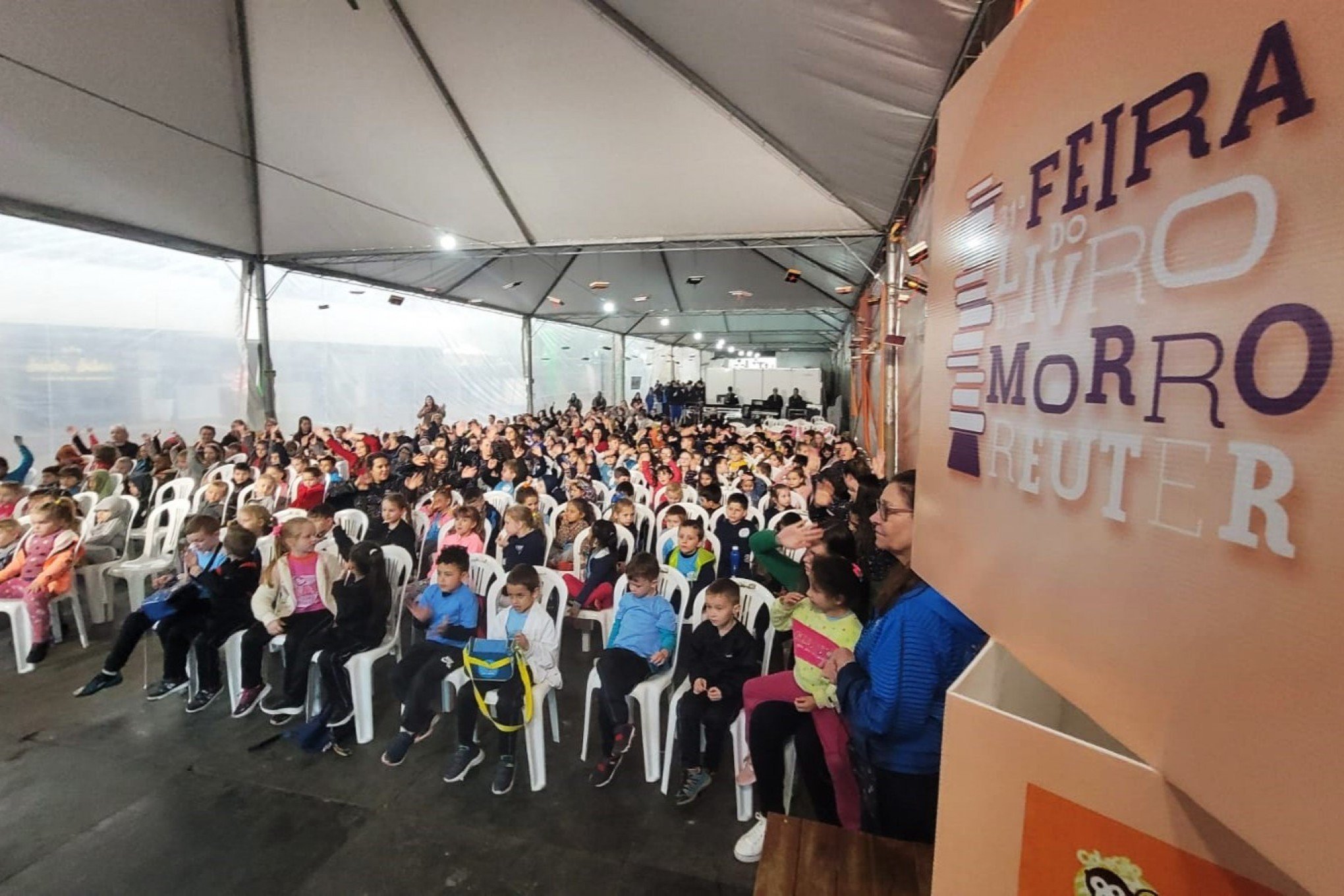 Feira do Livro de Morro Reuter segue até domingo com programação diversificada; confira