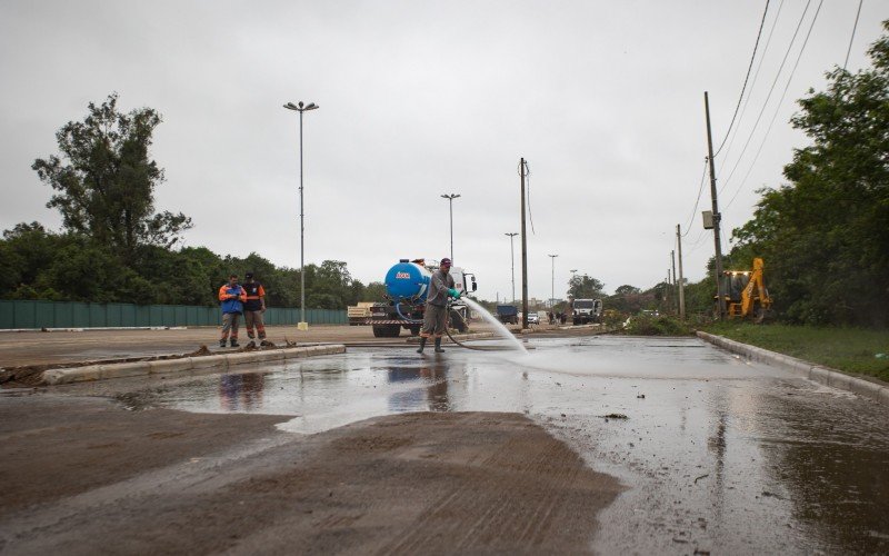 Retirada dos entulhos do Parque Eduardo Gomes é finalizada