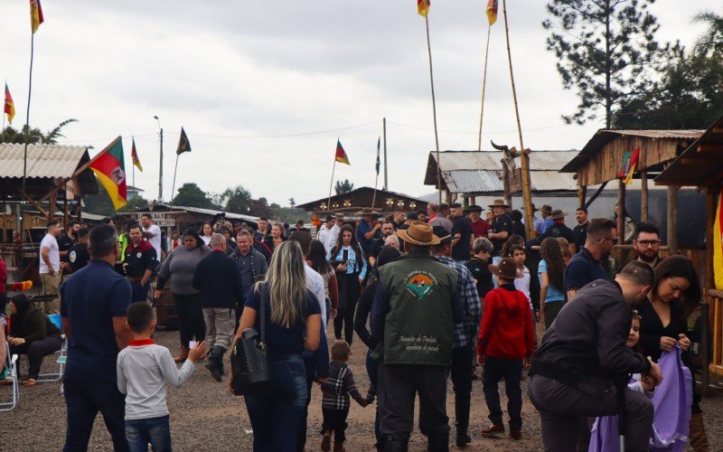 Domingo de Acampamento Farroupilha lotada em Sapiranga