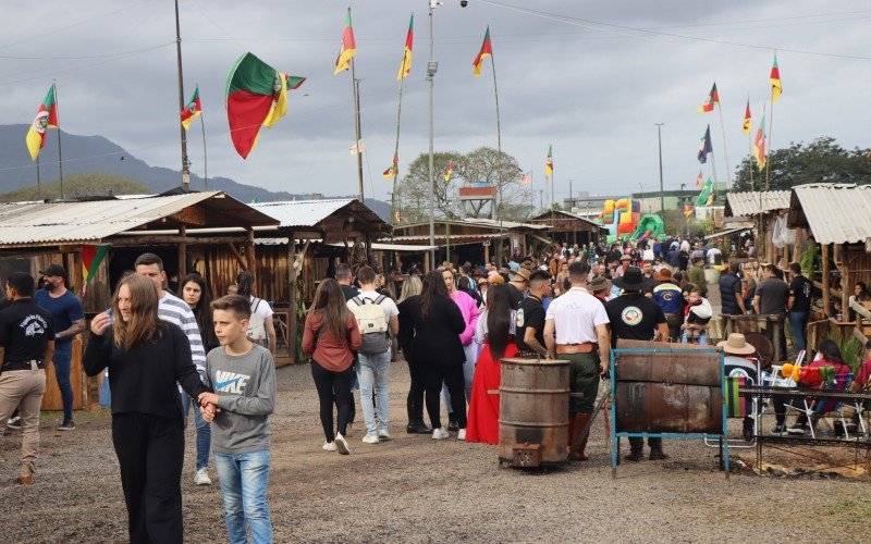 Domingo de Acampamento Farroupilha lotada em Sapiranga