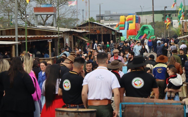 Domingo de Acampamento Farroupilha lotada em Sapiranga | abc+