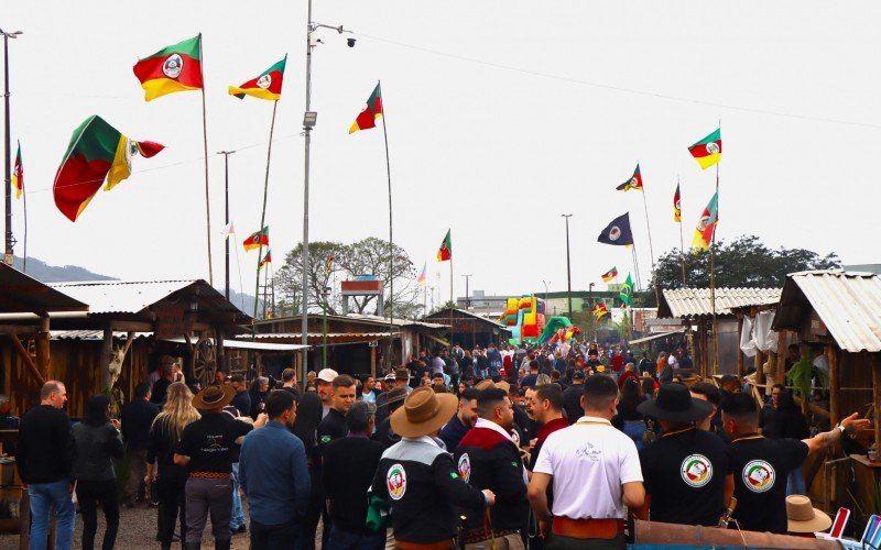 Domingo de Acampamento Farroupilha lotada em Sapiranga