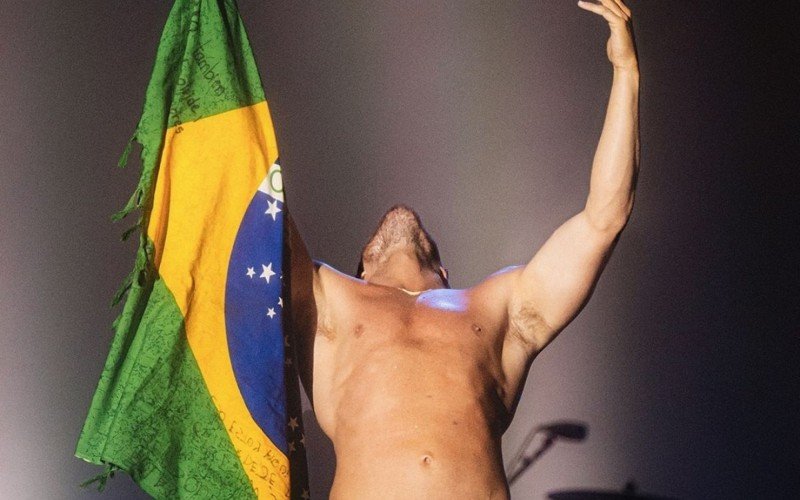 Vocalista do Imagine Dragons faz show sem camisa e viraliza nas redes | abc+