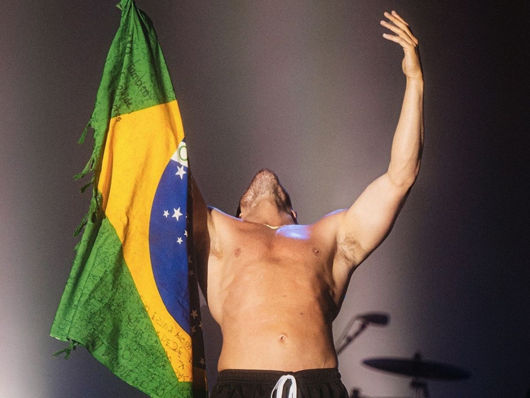 ROCK IN RIO: Vocalista do Imagine Dragons faz show sem camisa e esquenta web