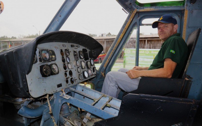 Público visitante pode interagir com a aeronave