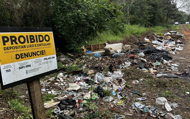 Moradores pedem solução para depósito de entulhos em rua do bairro Guarani  | abc+