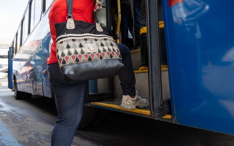 Nova linha de ônibus começa a circular em Canoas nesta segunda-feira (16)