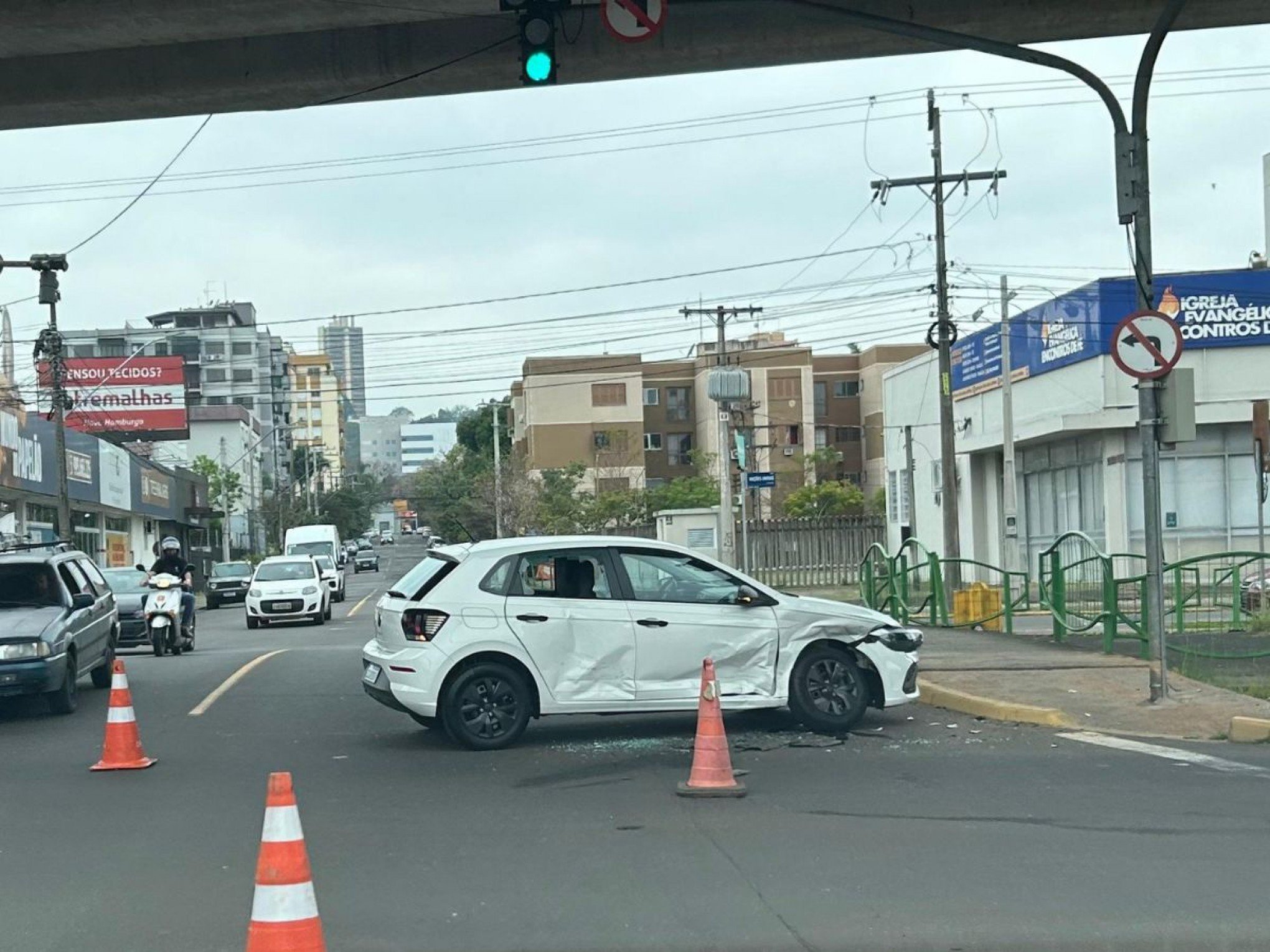 Acidente é registrado em avenida de Novo Hamburgo