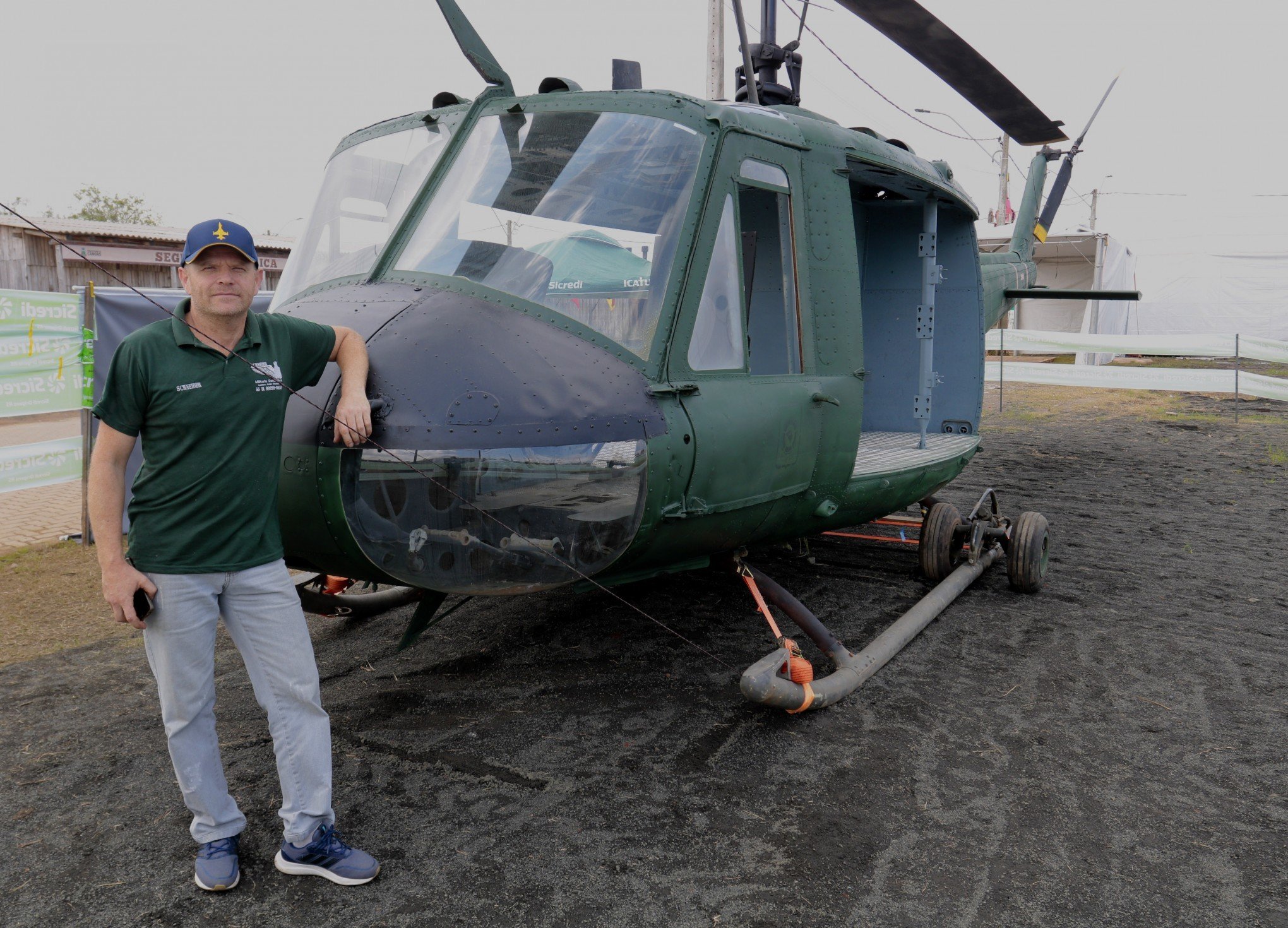 Helicóptero usado na Guerra do Vietnã está em exposição em Canoas