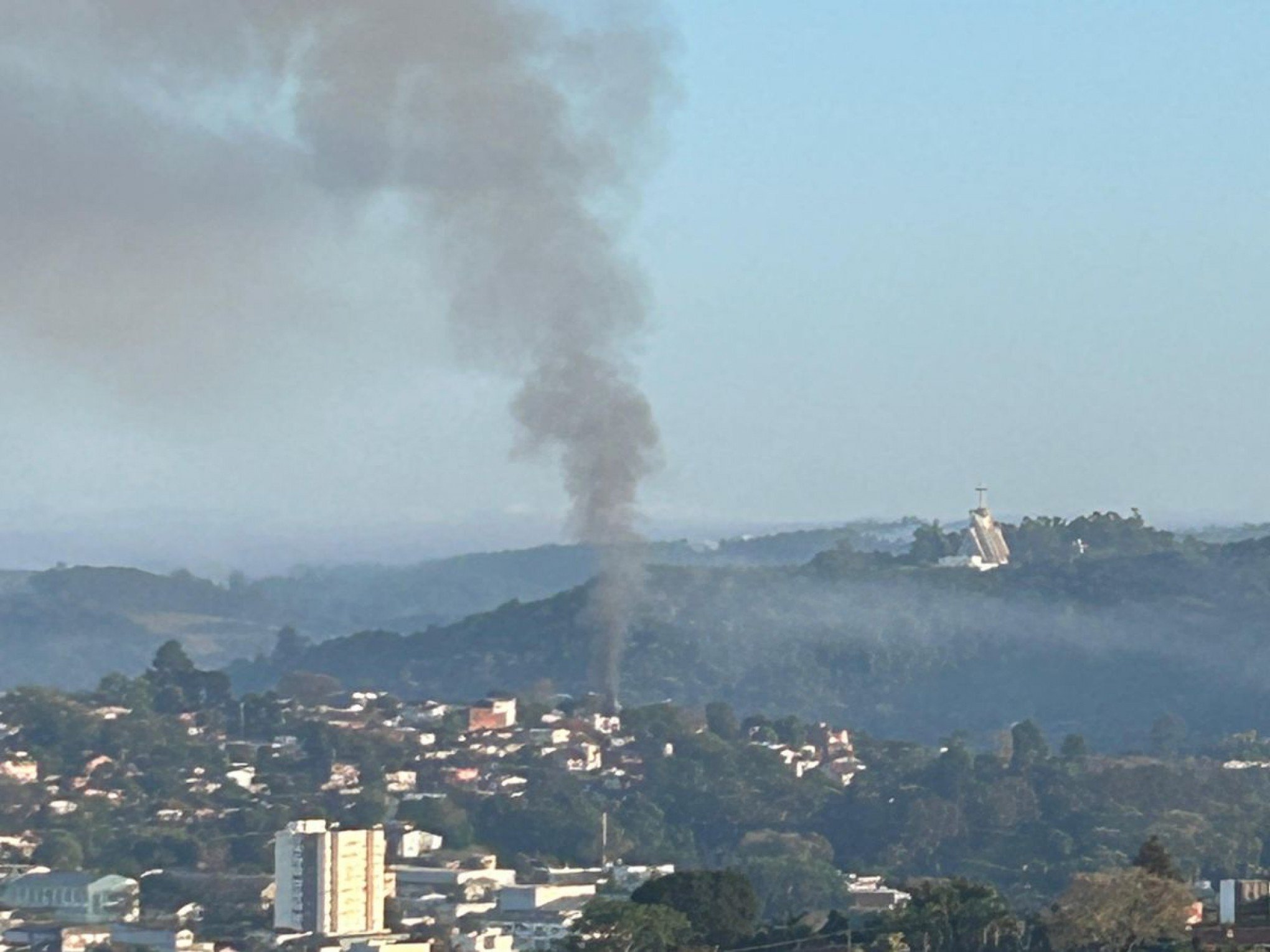 Fumaça de incêndio chama atenção em Novo Hamburgo